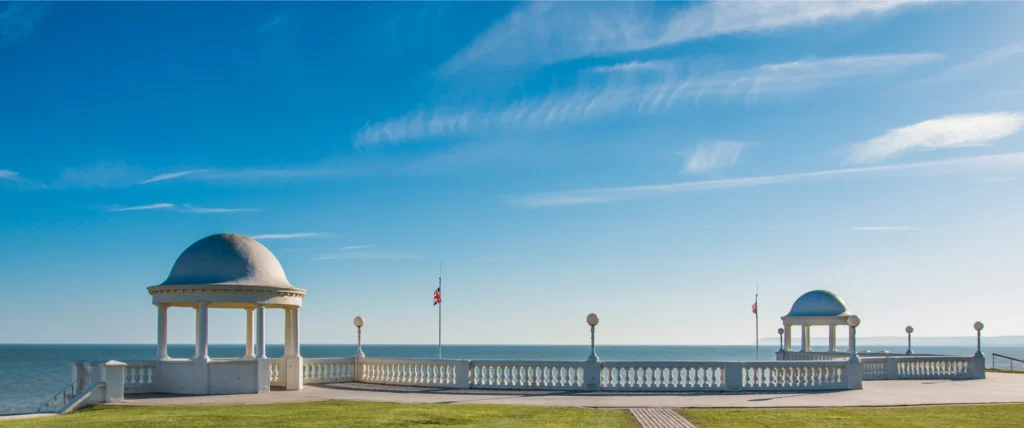 web design Bexhill - seafront band stands on a sunny day